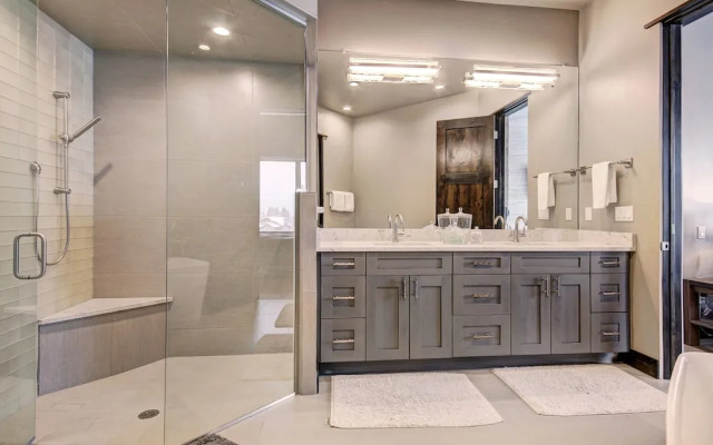 Spruce Ledge 4 Bedrooms 4.5 Bathrooms Townhouse