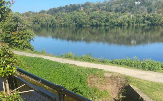 River House at Odette's