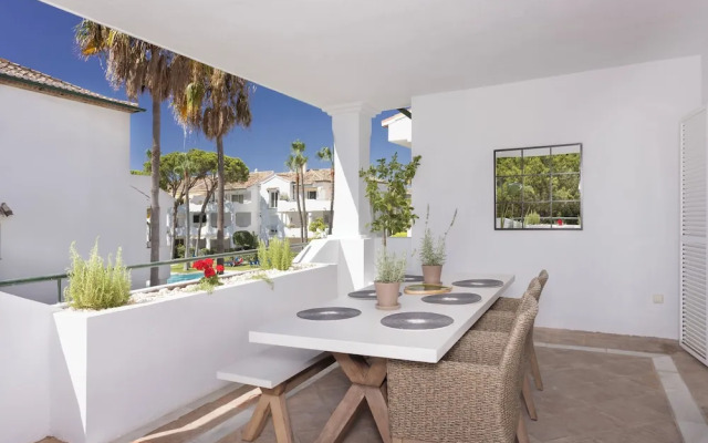 3 Bedroom, 3 Bathroom Beachside Apartment