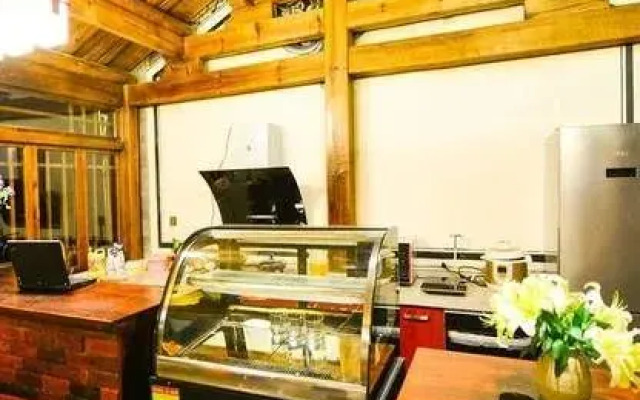 Dali Yuehai Shanqi Inn