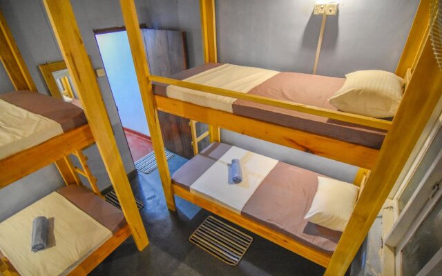 Jay's Bunks-Kandy Hostel - Adults Only