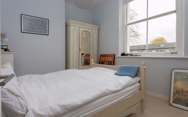 Two Bedroom Apartment near Brixton Station