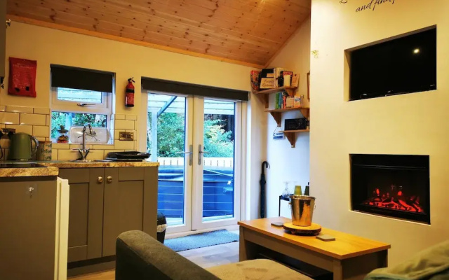 Hottub-nature-familyfriendly-wifi-parking