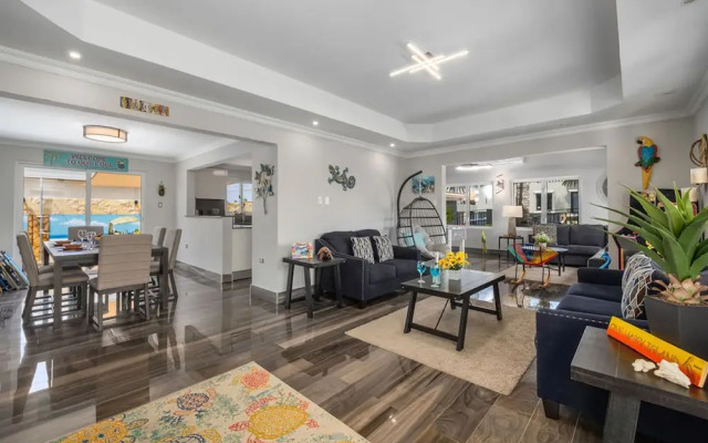 3br2ba Great Location Private Pool Amenities