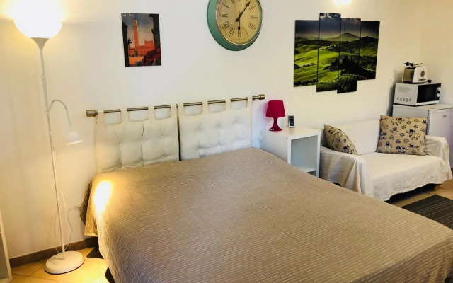 La Dolce Vita studio with free private parking