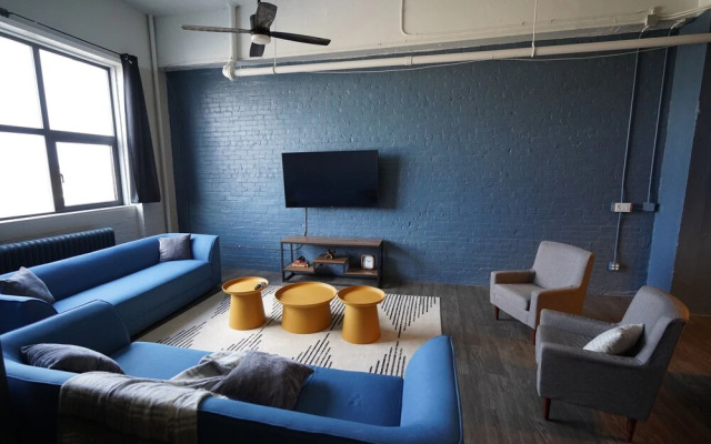 424 Gold Way- 3Bed/2Bath Apartment