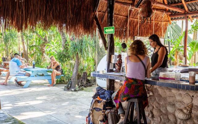 Hostel Oryx Tulum