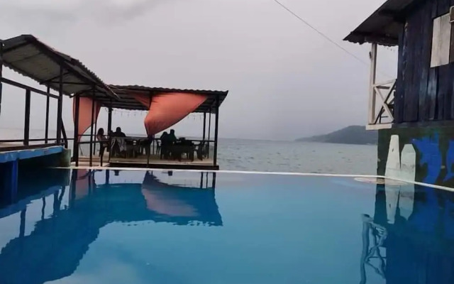 Hostal y Restaurante Tiki Island