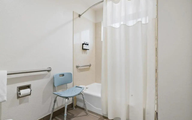 Pacific Shores Inn