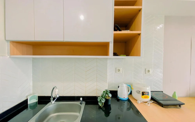 Restful And Minimalist Studio Springlake Summarecon Bekasi Apartment