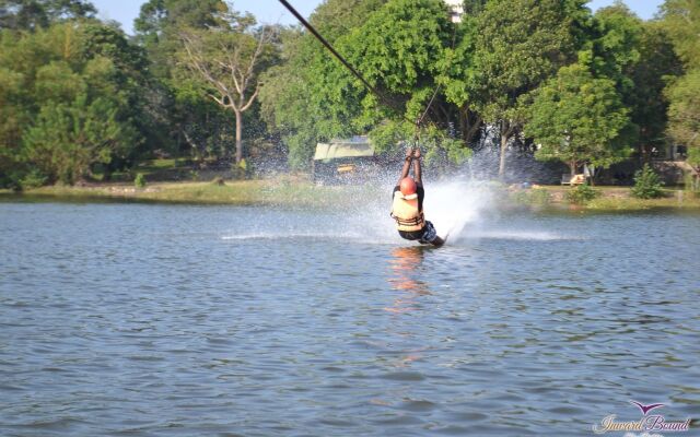 Thotupola Lakeside Resort