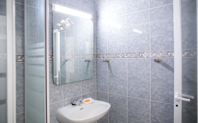 C01 - Historical Central House