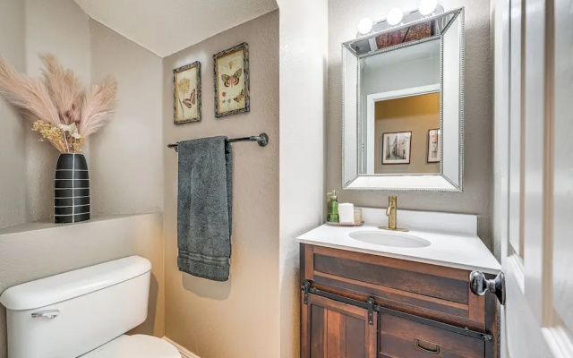 Family-friendly Retreat w/ Pool - Near Westgate!