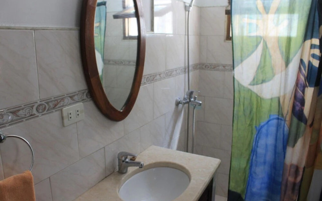 Hostal Sra. Vivian, Apartamento independiente VEDADO