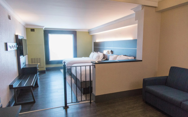 Holiday Inn Express & Suites Columbia-Fort Jackson by IHG