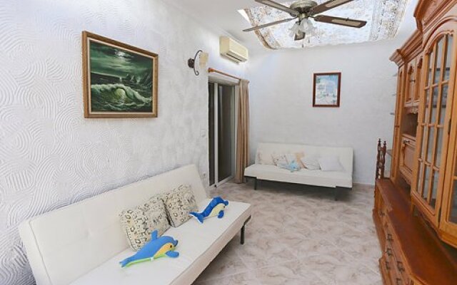 House Rosa Oybin