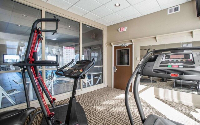 Comfort Inn & Suites St. Louis - Hazelwood