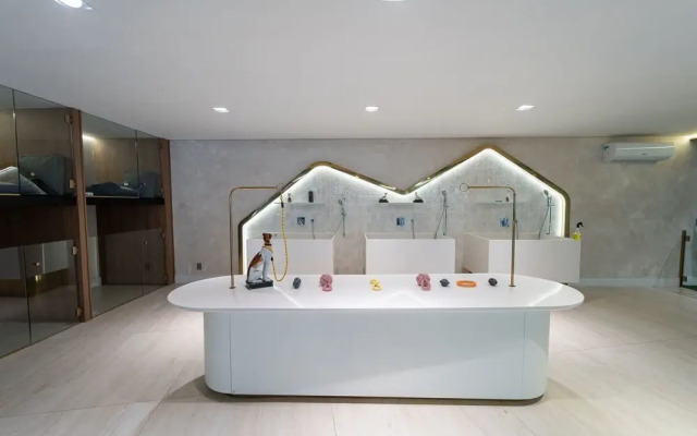 The Spot One By Xtay