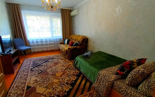 Апартаменты в 1-м микрорайоне 28