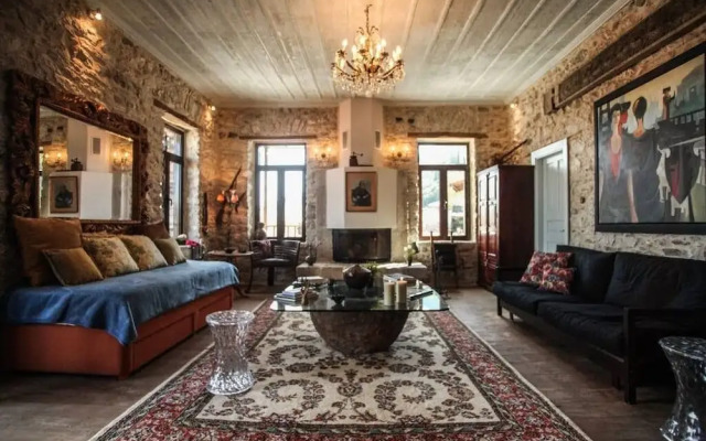 Antique Luxury Suite 75sq.m.