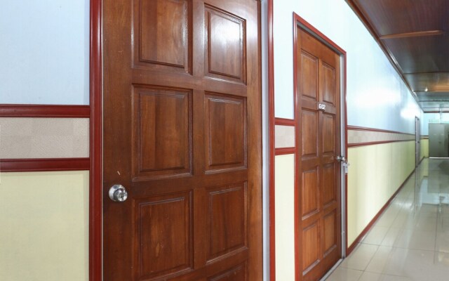 OYO 89931 Aqamar Raxxiz Inn 1