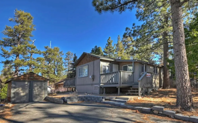 Tranquil 2-Bedroom Retreat