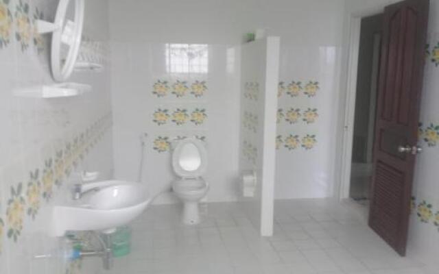 joli guesthouse