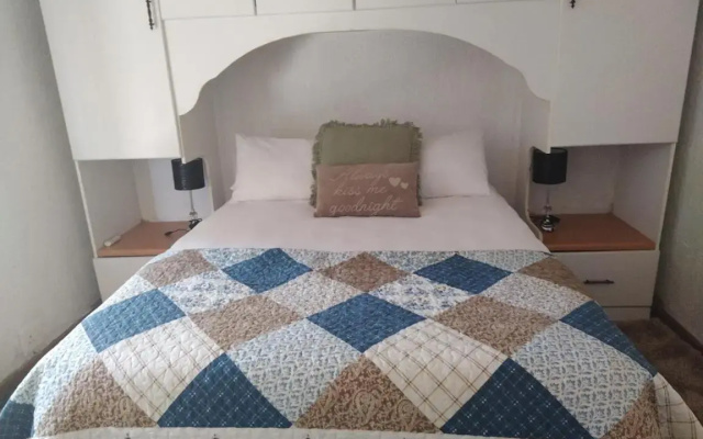 A Homely 2-bed Apartment in West Acres