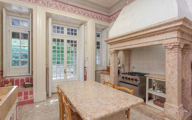 The Romantic Suites & Garden Guest House - Adults Only