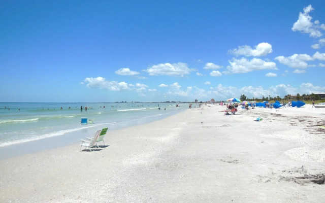 Premier Pass-a-grille Beachside Condo (108-14)