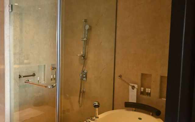 Courtyard by Marriott Mumbai International Airport