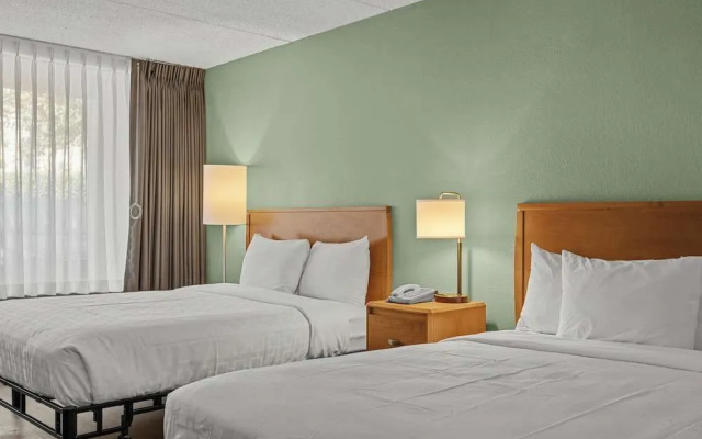 Vagabond Inn Executive Old Town