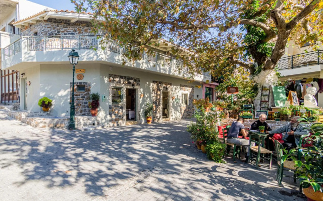 Perachori Boutique Studios in square