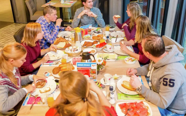 Detached Villa with 4 Bathrooms near Vrachelse Heide