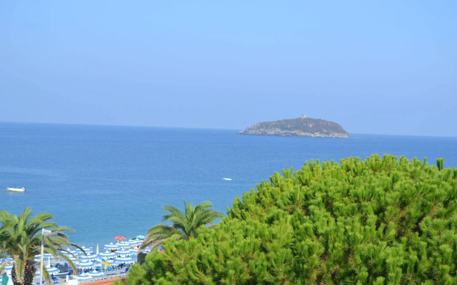 Beach Hotel