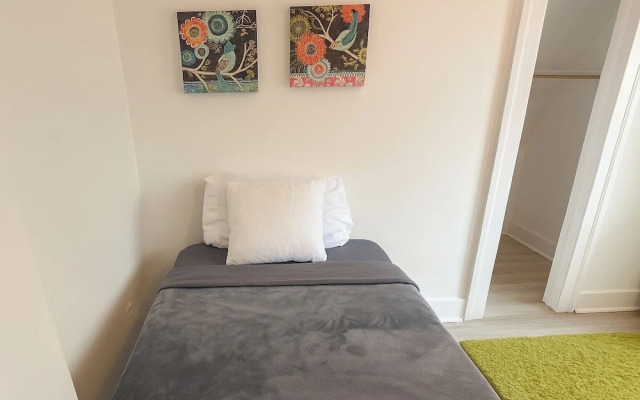 Detroit 4BR Home Bathtub & Pet Friendly Stay