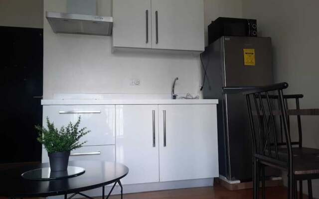 Oasis Regency @ Acqua Livingstone near Rockwell