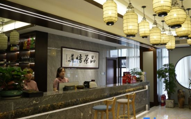 Vienna Hotel (Six Anyuan District Shop)