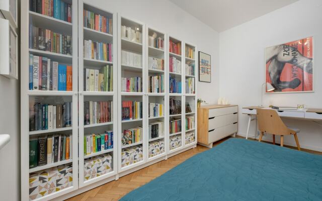 Warsaw Turquoise Residence by Renters