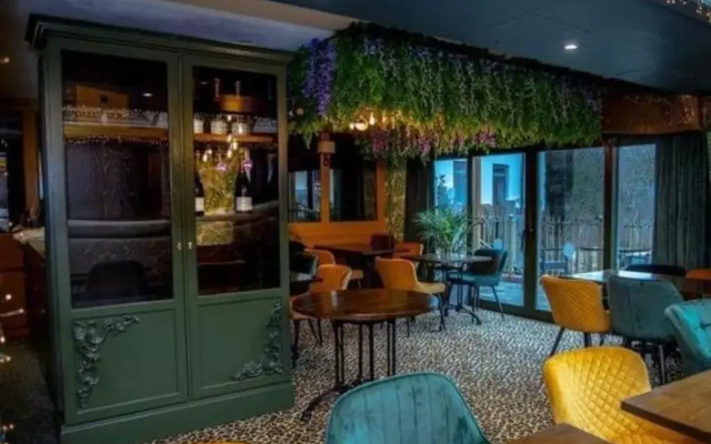 OYO The Townhouse