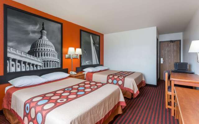 Super 8 by Wyndham Dumfries/Quantico