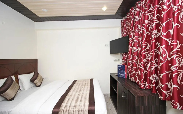 OYO 8991 near Mall Road