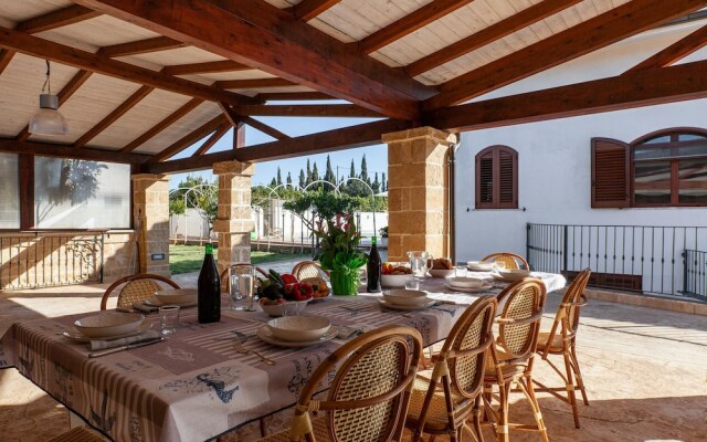 Tenuta San Cassiano with garden and pool
