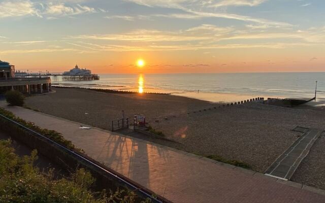 Lovely Seaside Apartment in Central Eastbourne