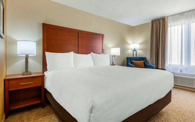 Comfort Inn & Suites