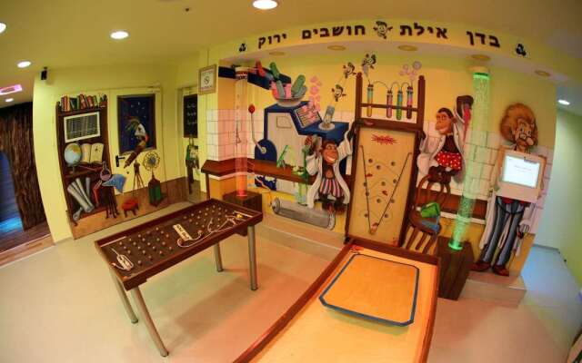 Dan Eilat