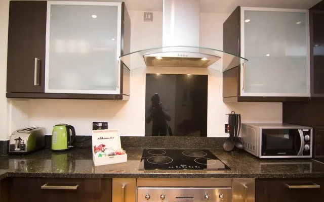 Modern 2 bed apartment in London - RGB 65388