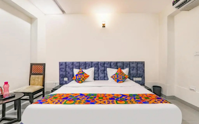 Fabhotel Silver Stone Inn