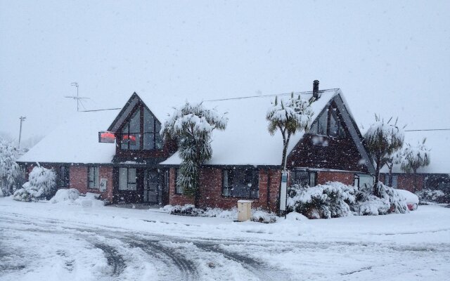 Snow Denn Lodge - Hostel