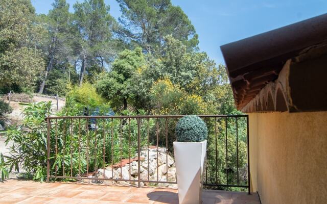 Secluded Villa in Lorgues With Private Pool
